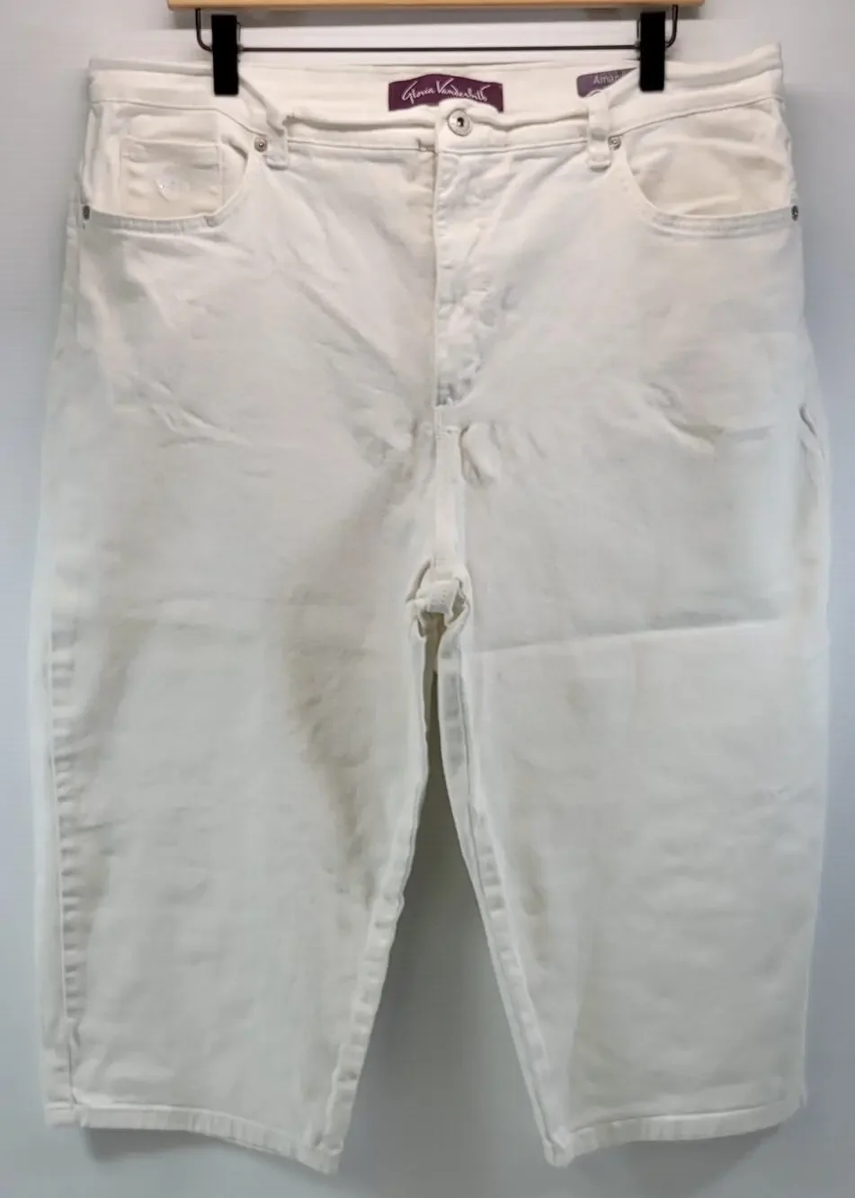 L9) Gloria Vanderbilt Amanda Capri White Studded Denim Pants 18 Missy